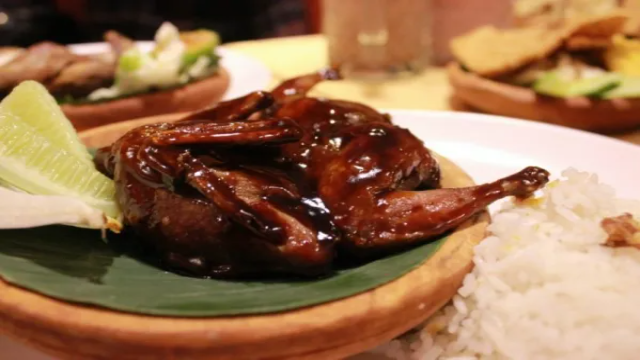 Warung Makan dengan Menu Olahan Burung Dara